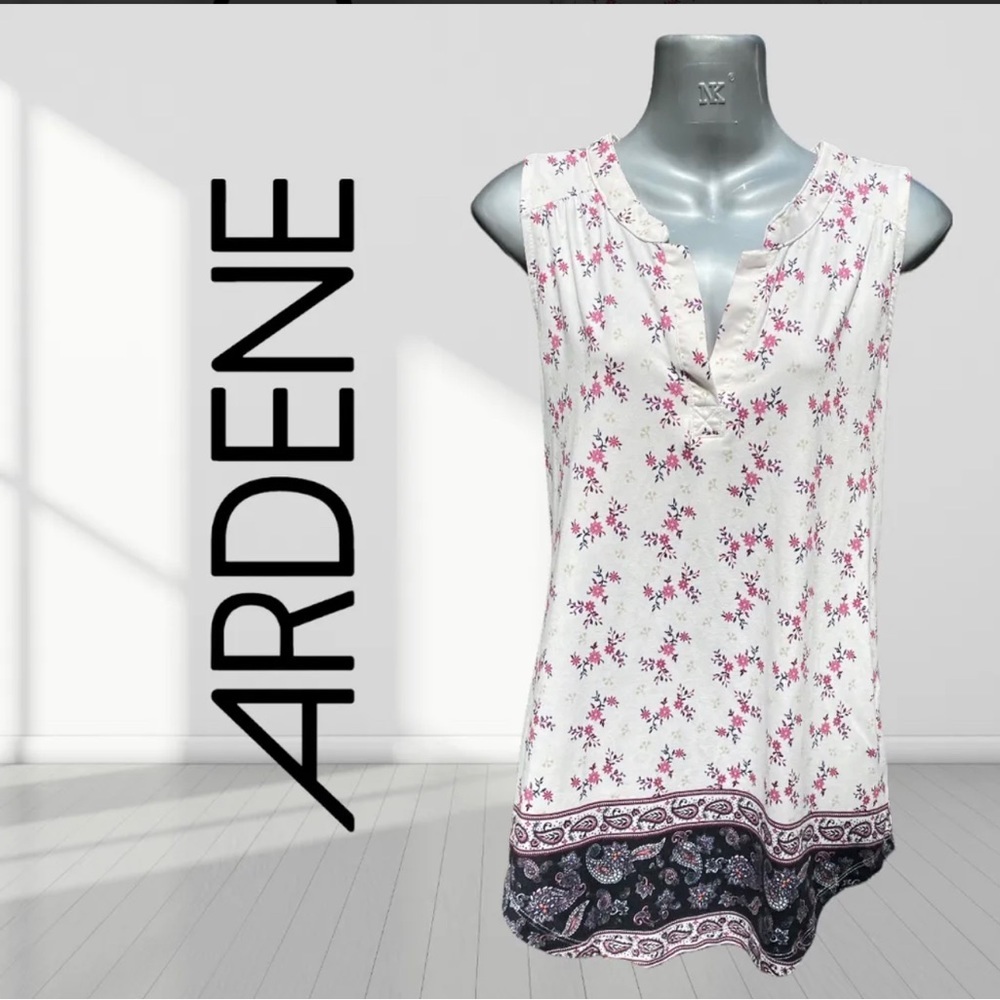 🌼3/$15🌼 woman Ardène sleeveless blouse size Medium